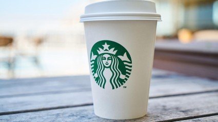 Bloomberg: Starbucks dreigt met ontslag bij te veel thuiswerken